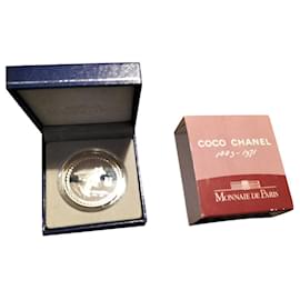 Decoración Chanel en plata