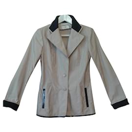 Chanel Jacke Beige aus Polyamid Größe 36