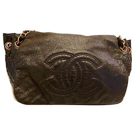 Chanel Handtasche aus schwarzem Lackleder