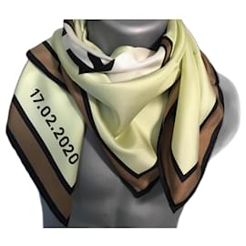 BURBERRY - 90 X 90 cm - 100% Soie - Burberry