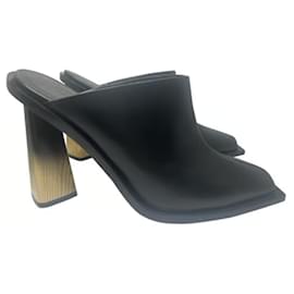 Mules Givenchy in pelle nera con tacco 10cm