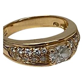 Boucheron Axelle Ring aus Gelbgold und Diamanten