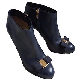 Botines Salvatore Ferragamo de piel azul marino