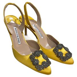 Manolo Blahnik 70 Slingback in raso giallo Hangisi mm