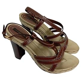 Sandali Louis Vuitton in pelle marrone e corda