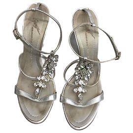 Sandálias GIUSEPPE ZANOTTI T.EU 37 Couro