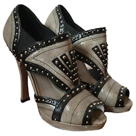 Sandali PRADA T.EU 37.5 Pelle