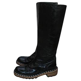 Botas Chanel de charol negro