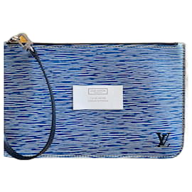 Clutch Louis Vuitton in pelle blu