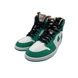 NIKE Baskets T.UE 44 chiffon