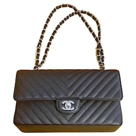 Chanel Chevron Handtasche aus Caviar Leder Schwarz