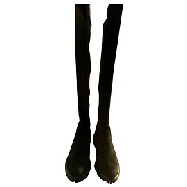 Stuart Weitzman City botas mosqueteras de ante y neopreno negro