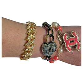 Bracciale Chanel CC logo con perle multicolore