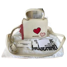 Borsa Love Moschino Rossa Eggshell in ecopelle con portachiavi