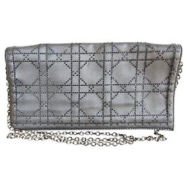 Christian Dior Abendtasche aus Satin Grau