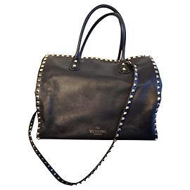 Valentino Handtasche aus schwarzem Leder