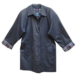 Chubasquero Burberry modelo Markfield talla 38