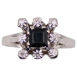 Autre Marque Gänseblümchenring aus Weißgold mit Saphiren und Diamanten 750%O