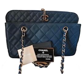 Borsa a mano Chanel in pelle blu