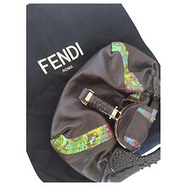 Spia Fendi con paillettes / paillettes