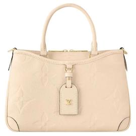 Louis Vuitton LV Trianon PM in pelle beige