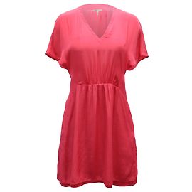 Maje Gerafftes Sommerkleid mit V-Ausschnitt aus fuchsiafarbener Seide