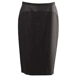 Falda midi de traje de corte lápiz en lana negra de Max Mara