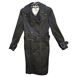 Tamaño de la zanja Burberry 36 (ausencia 1 botón)