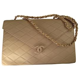 Chanel Timeless Handtasche aus beigem Lammleder