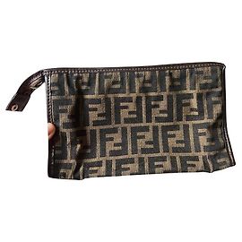 Beauty case con monogramma Fendi