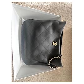 Chanel 22b Maxi Hobo Schwarz Gestepptes Glattes Kalbsleder