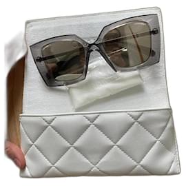 Gafas de sol Chanel grises y doradas 24K