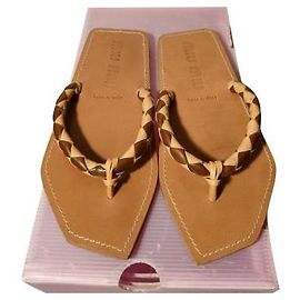 Chanclas Miu Miu de piel color caramelo