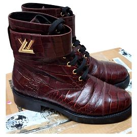 Louis Vuitton Bota de cuero rojo borgoña Wonderland de Louis Vuittton 38.5