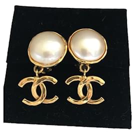 Chanel CC Logo Perlenohrringe Gold