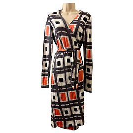 Diane Von Furstenberg DvF Zalda bis Vestido retro cruzado
