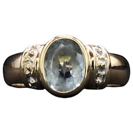Autre Marque Anello incastonato con acquamarina ovale in oro giallo 18 carati