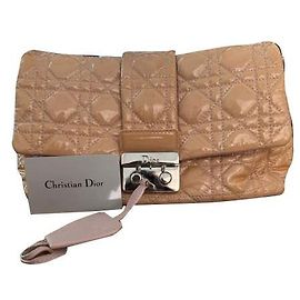 Christian Dior Nuova catena di blocco