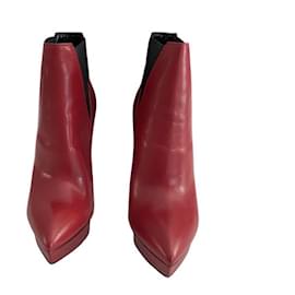 Bottines Yves Saint Laurent en cuir rouge