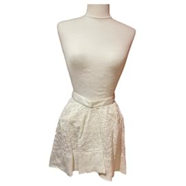 Falda corta Isabel Marant de bordado inglés crema