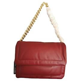 Borsa Marc Jacobs Pillow in pelle bordeaux con finiture oro