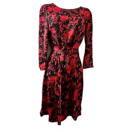 Diane Von Furstenberg Vestido cruzado de seda con estampado floral negro y rojo Zoe de DvF