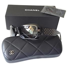 Chanel Anno 2000 - Logo CC dorato - Rami trapuntati con borchie dorate