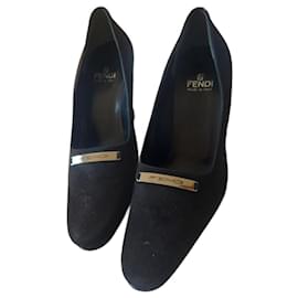 Décolleté Fendi in camoscio nero taglia 38