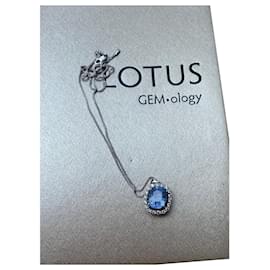 Autre Marque Collana di zaffiri celesti e diamanti 6.95 carati