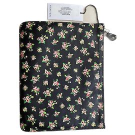 Carven Flori bolso de mano en piel de cordero negra