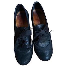 Zapatos de tacón Chie Mihara de piel negro y azul 39