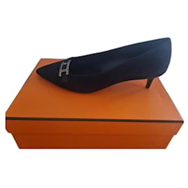 Hermès Errötender Pump mit HAPI-Schnalle