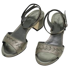 Autre Marque BOTTEGA VENETA High Heels Leder Silber Auth 43791
