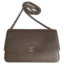 Chanel Caviar Sevruga Portafoglio con catena Grigio